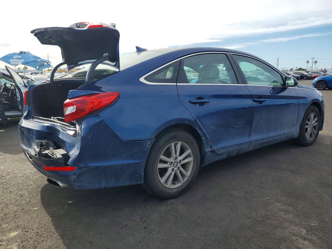 2017 HYUNDAI SONATA SE photo 5