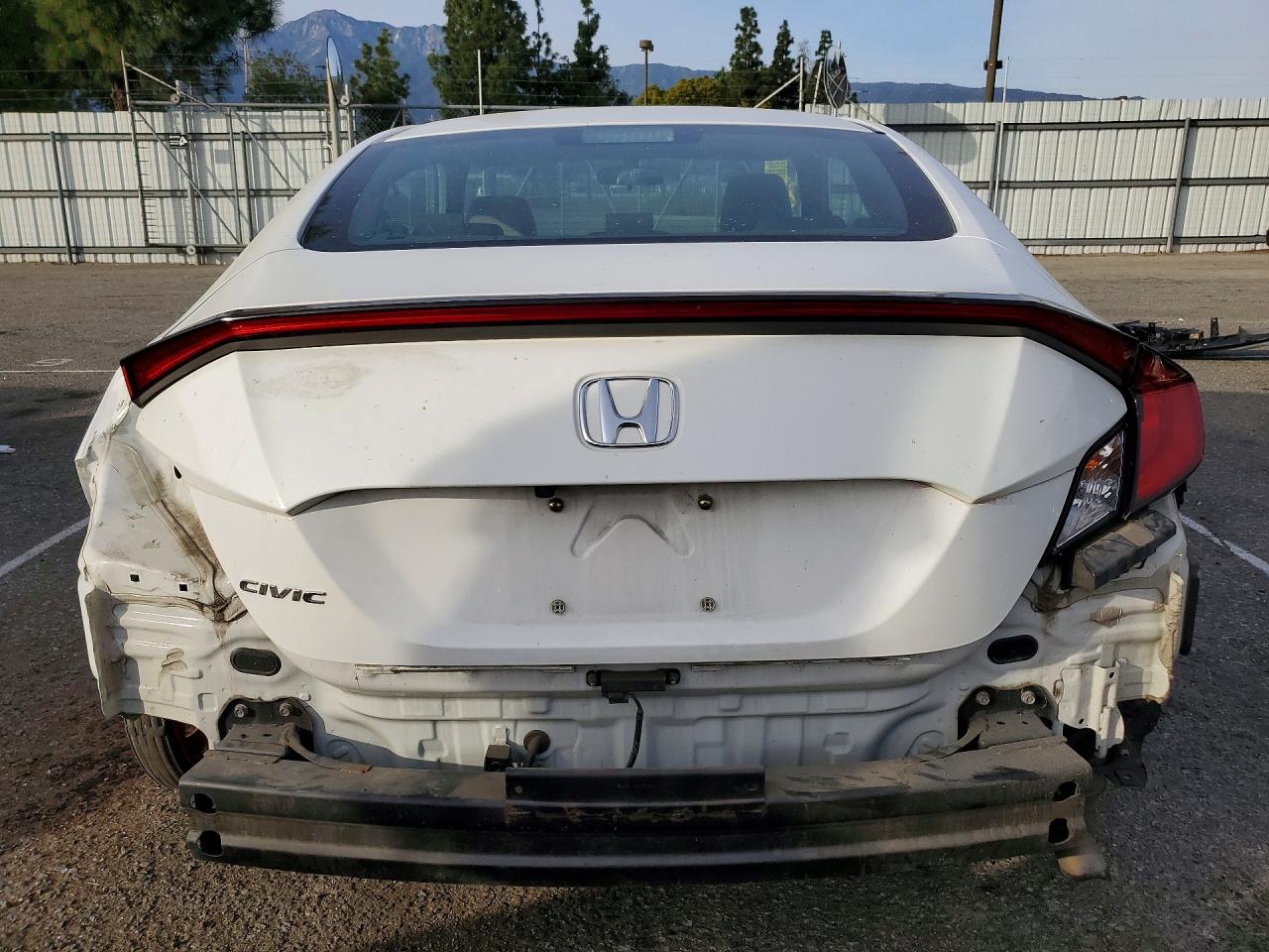 2016 HONDA CIVIC LX photo 11