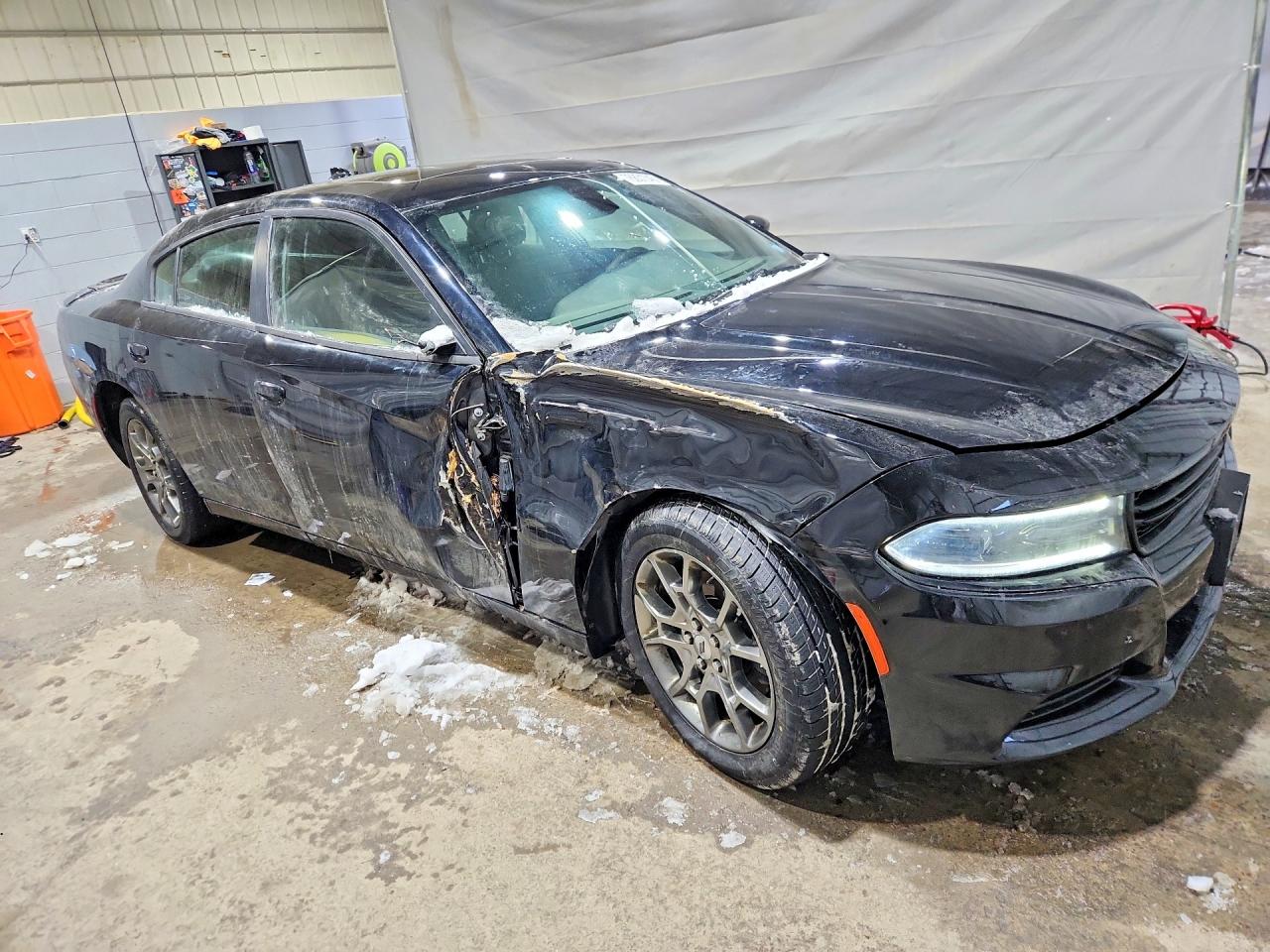 2017 DODGE CHARGER SXT photo 4