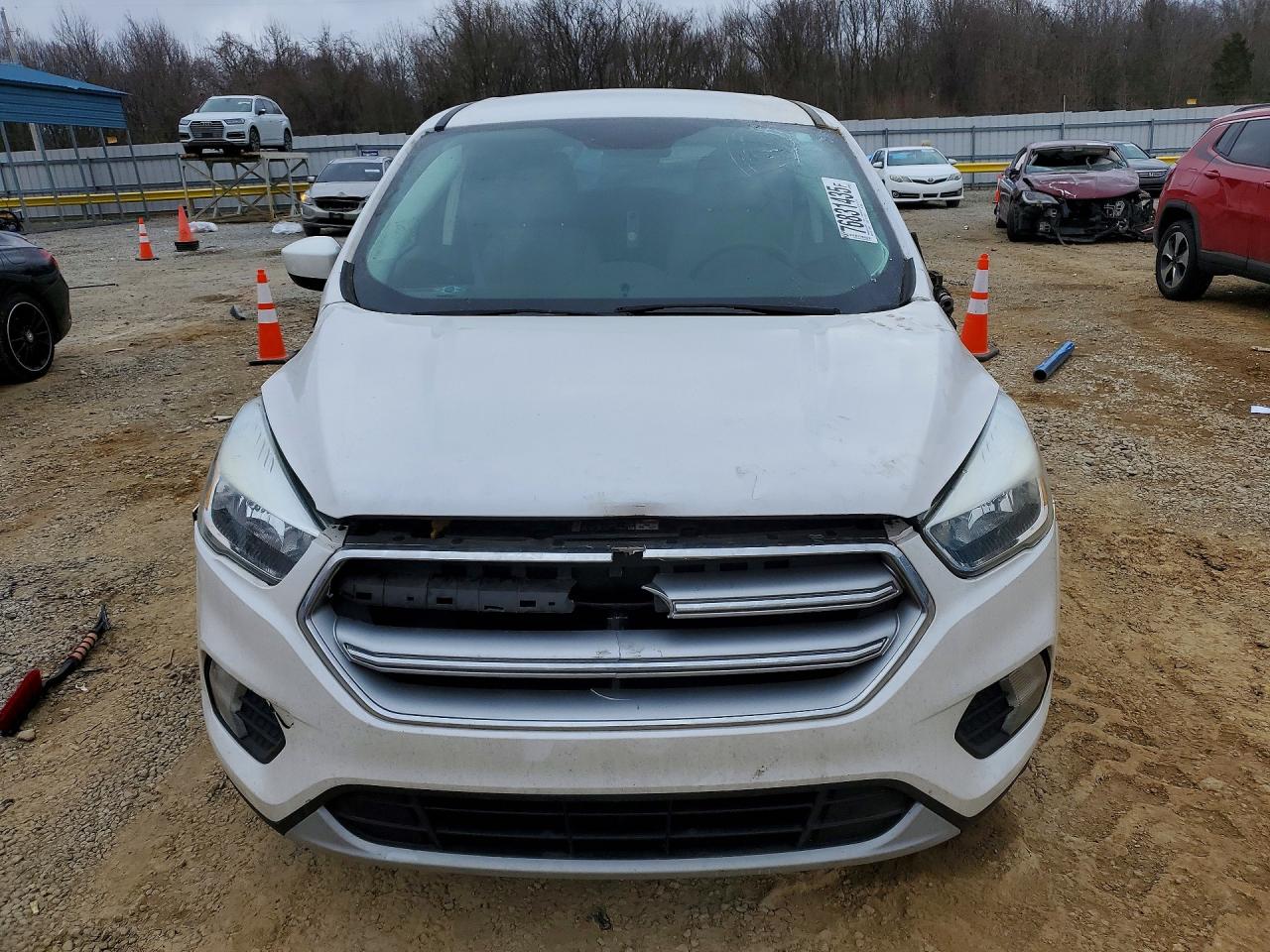 2017 FORD ESCAPE SE photo 5