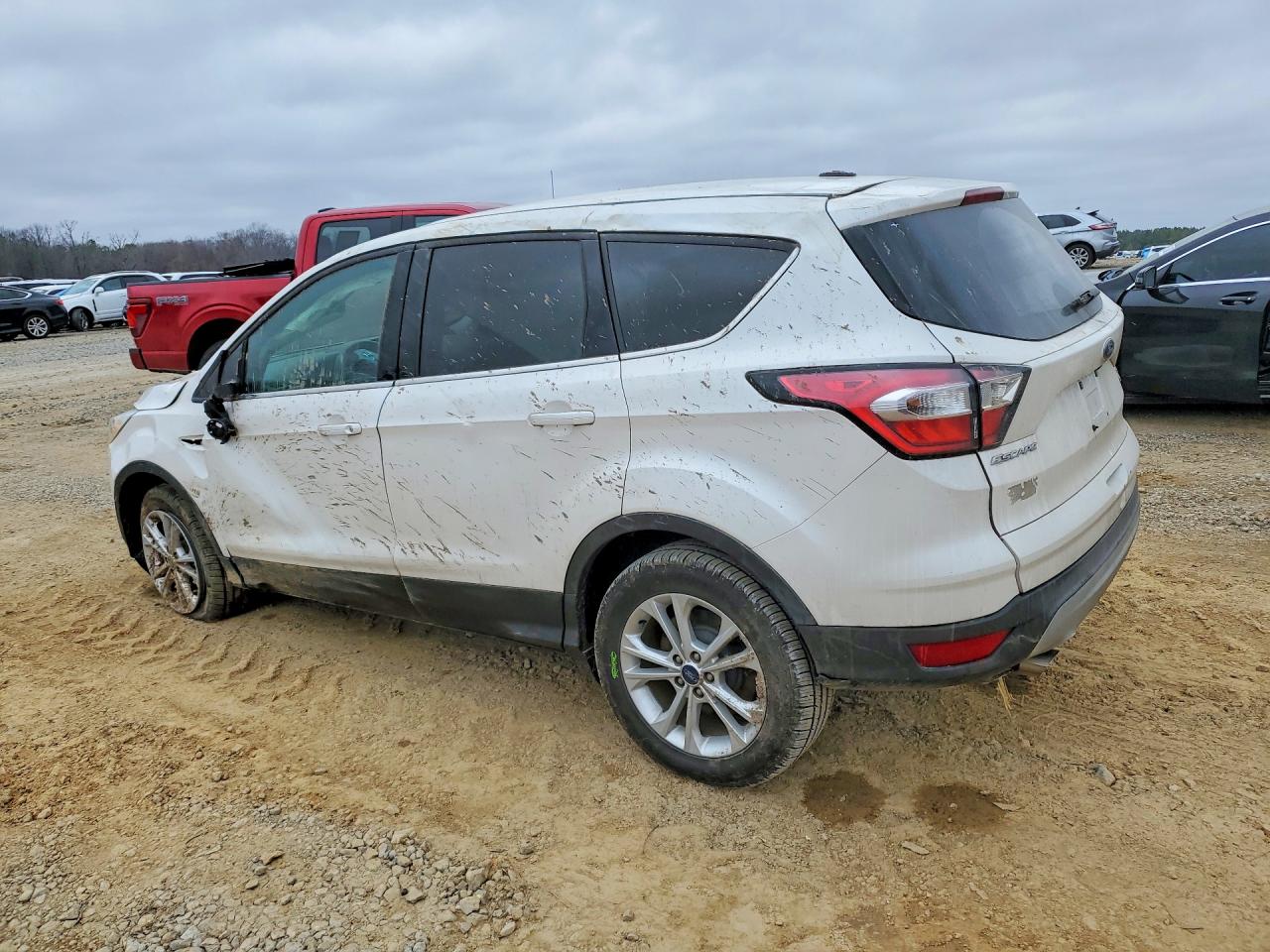 2017 FORD ESCAPE SE photo 2