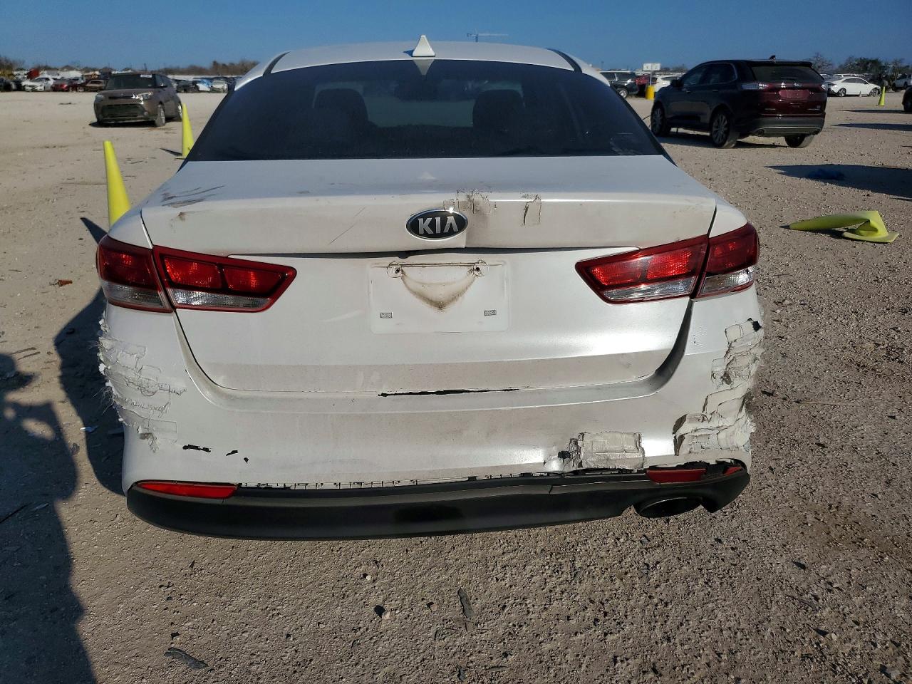 2016 KIA OPTIMA LX photo 11