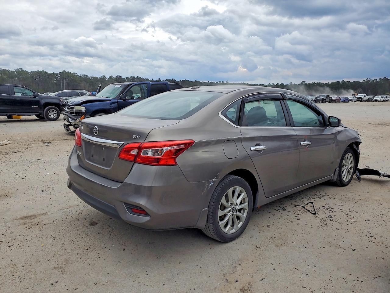 2016 NISSAN SENTRA S photo 5