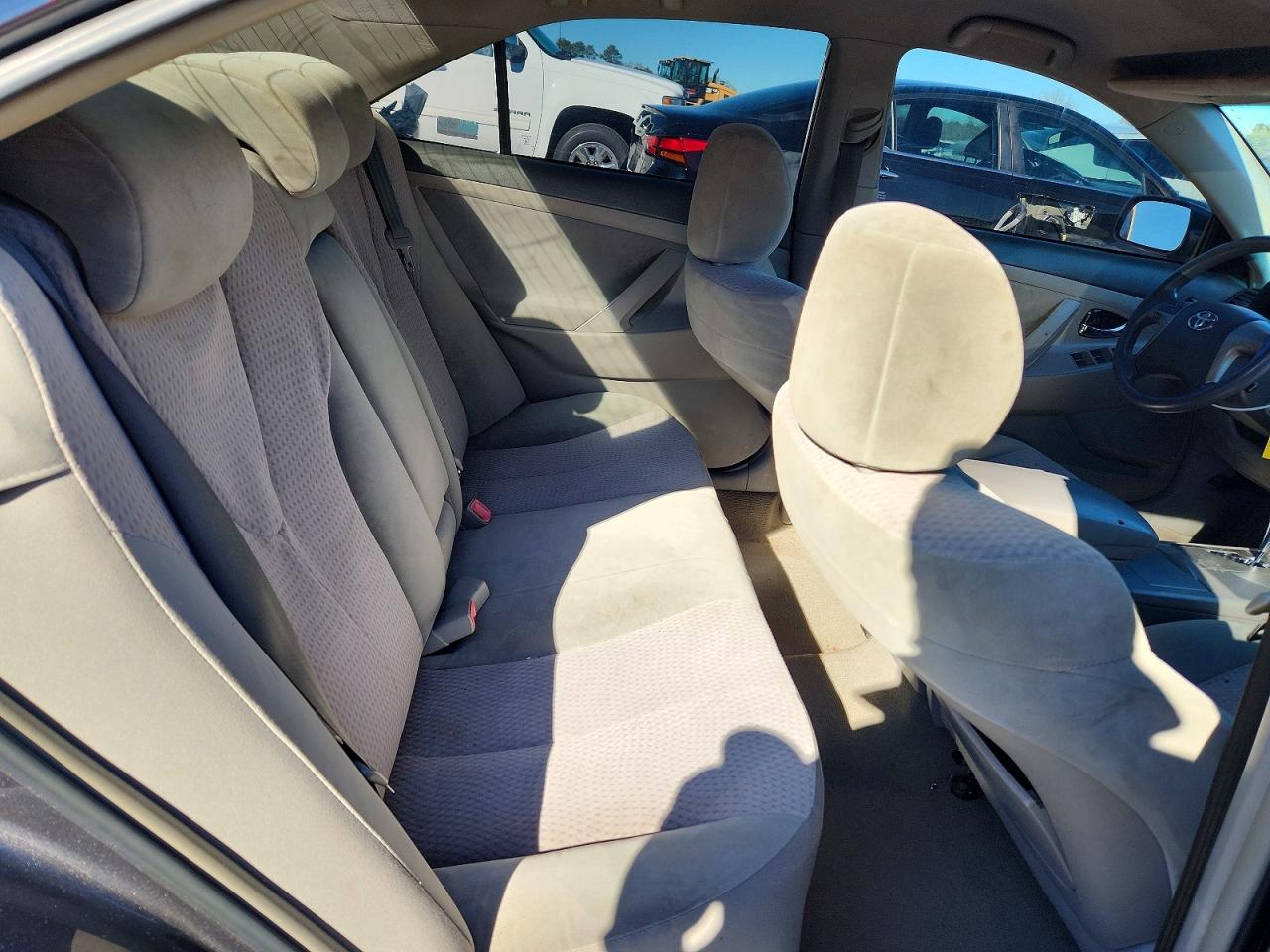 2010 TOYOTA CAMRY BASE photo 19