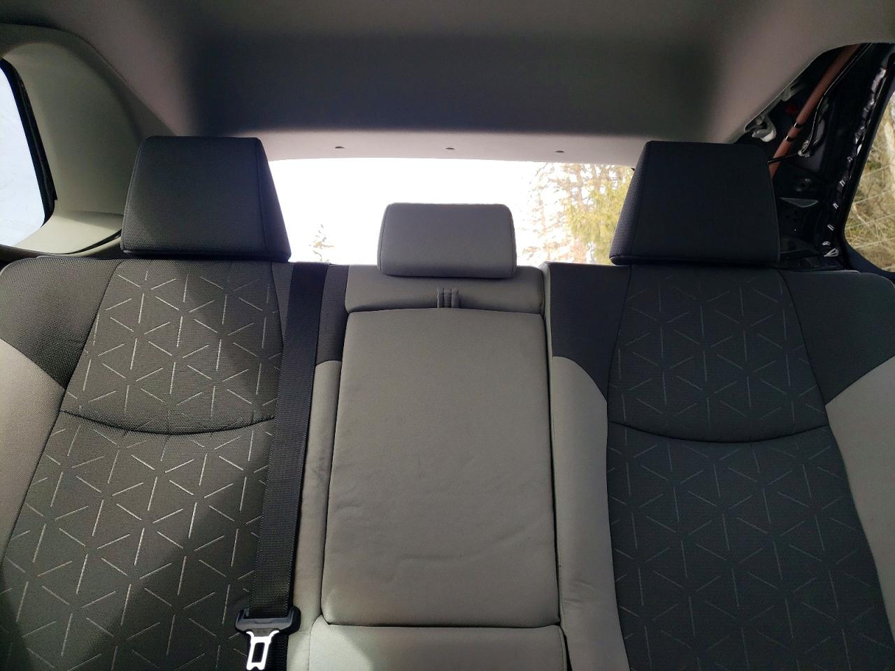 2025 TOYOTA RAV4 XLE photo 10
