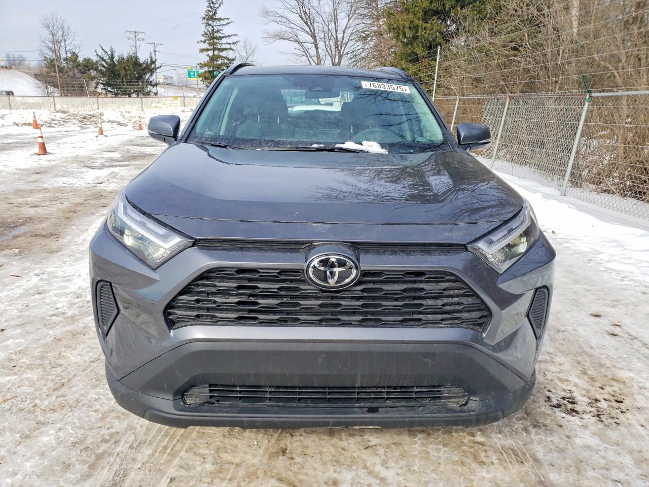 2025 TOYOTA RAV4 XLE photo 5