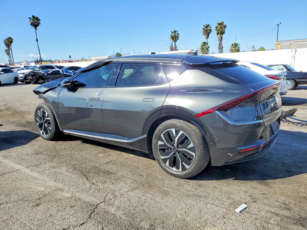 2023 KIA EV6 LIGHT photo 3