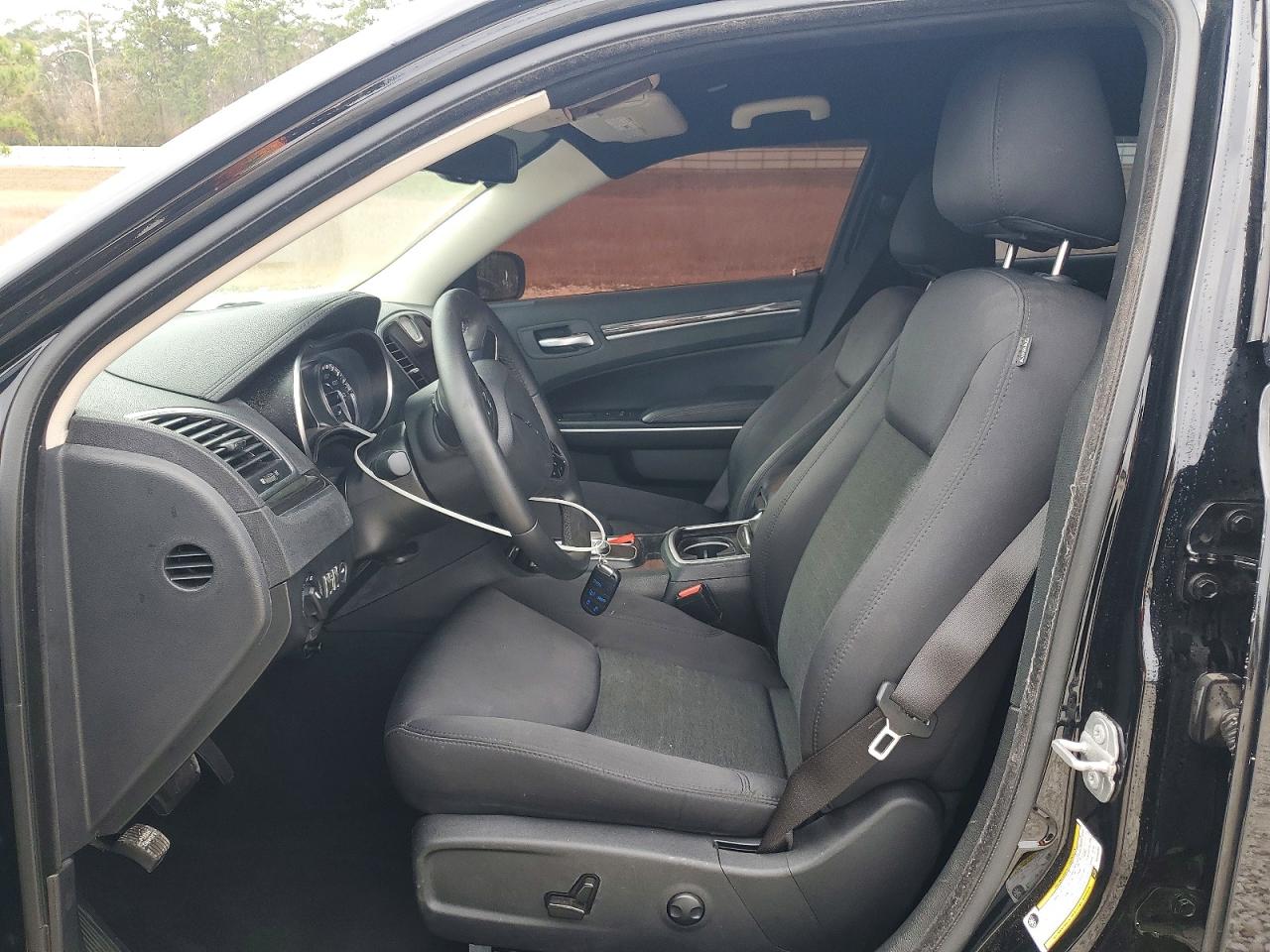 2022 CHRYSLER 300 TOURING photo 13