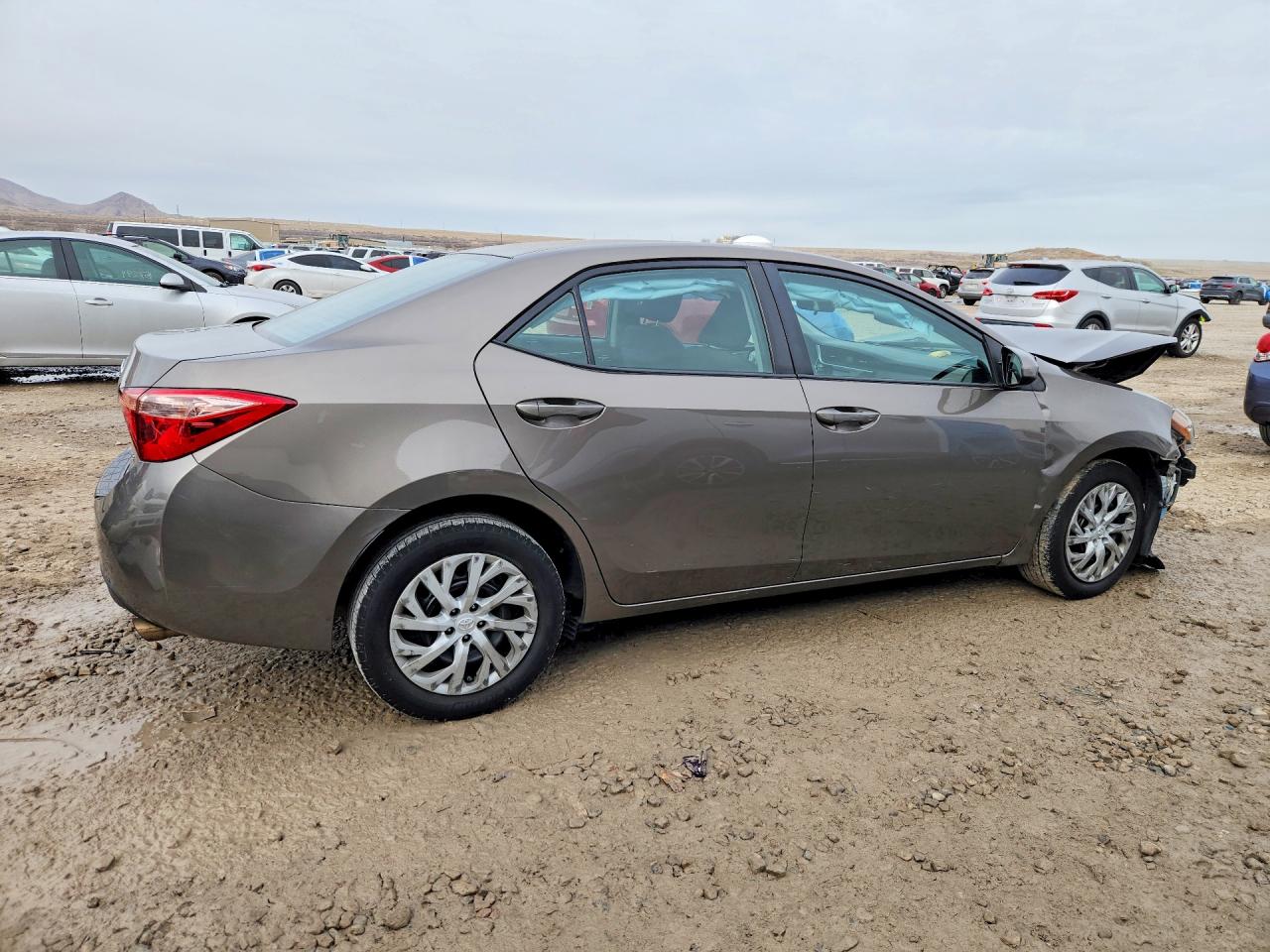 2018 TOYOTA COROLLA LE photo 7