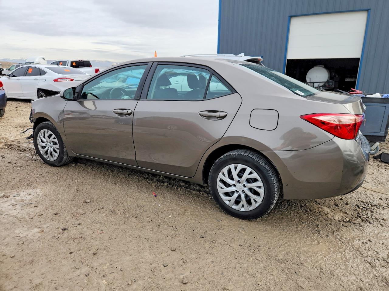2018 TOYOTA COROLLA LE photo 4