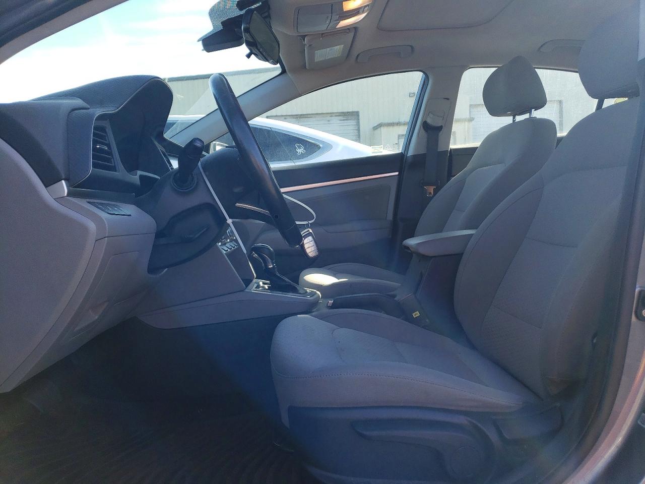 2019 HYUNDAI ELANTRA SEL photo 13