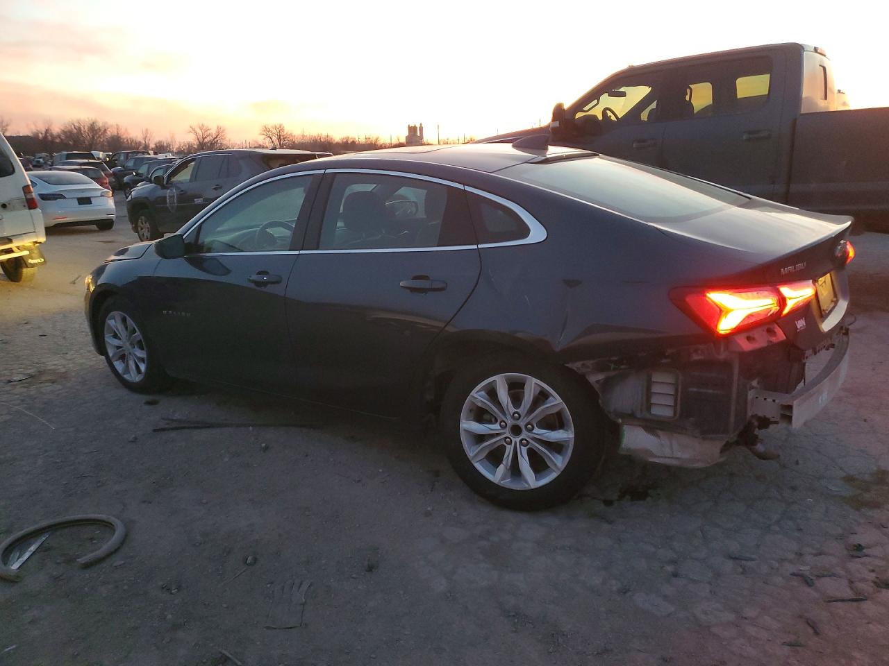 2020 CHEVROLET MALIBU LT photo 3