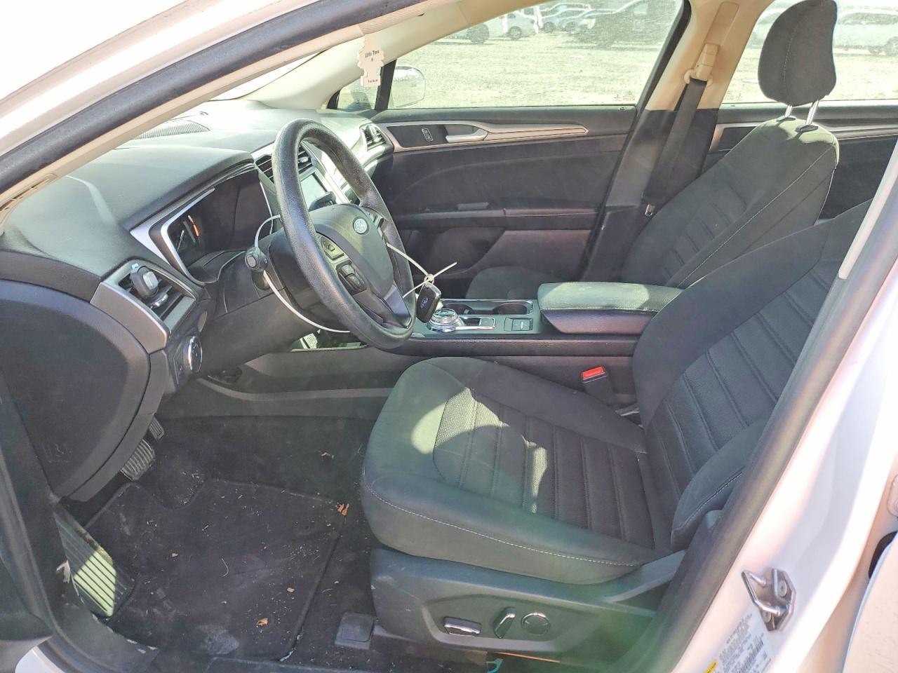 2020 FORD FUSION SE photo 25