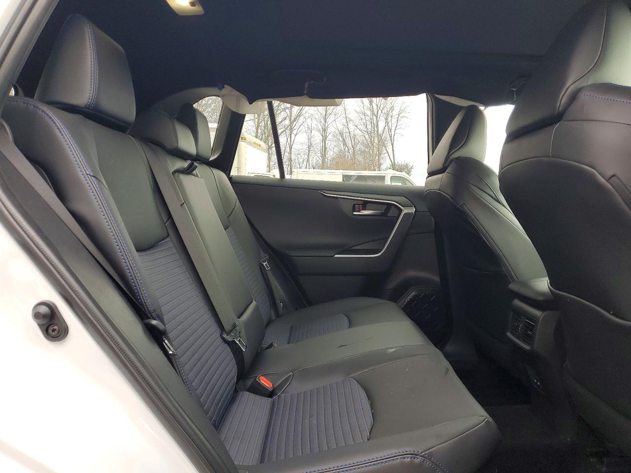2025 TOYOTA RAV4 XSE photo 11
