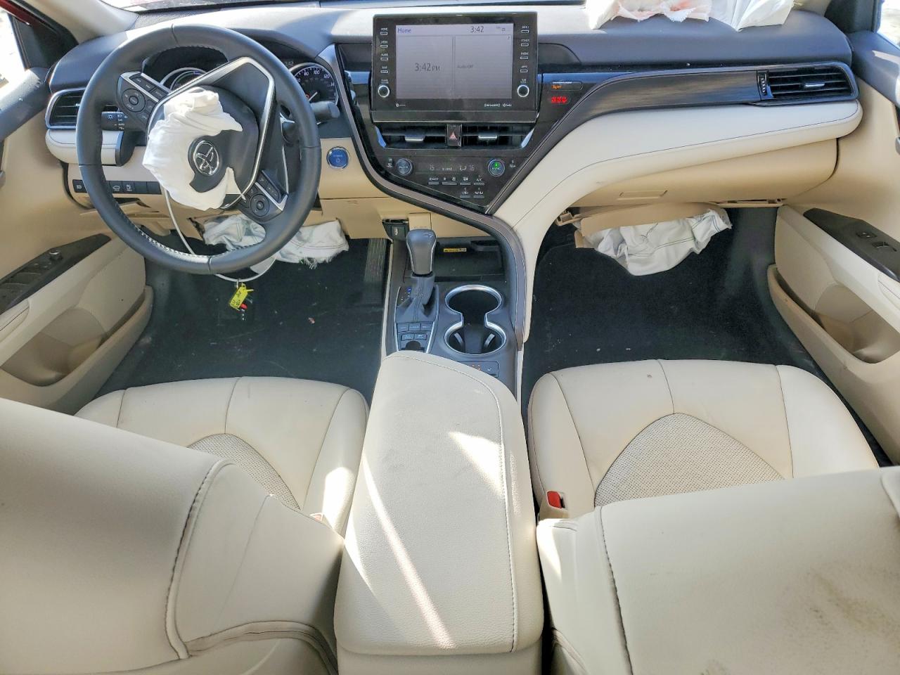 2024 TOYOTA CAMRY XLE photo 8