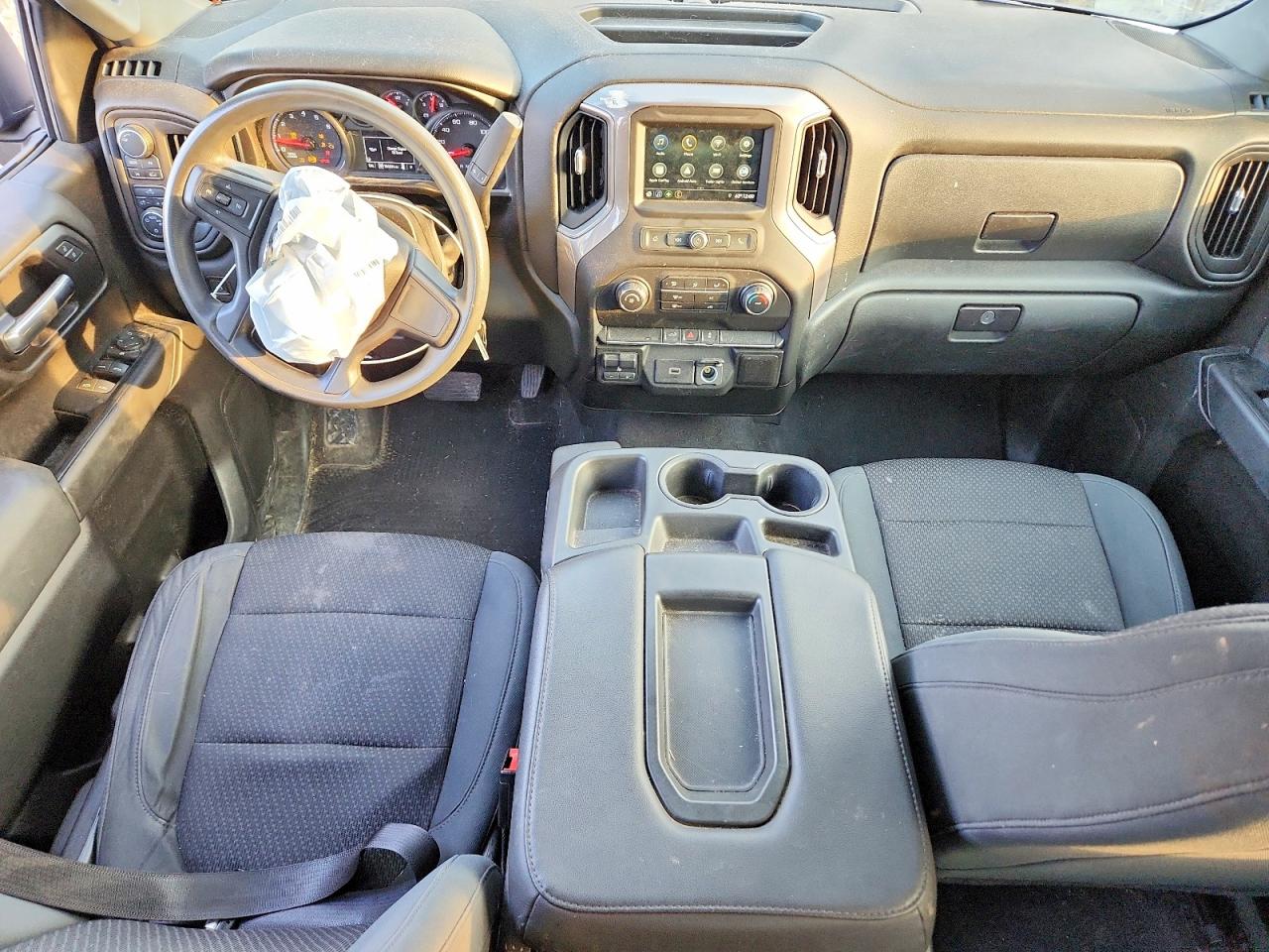 2019 CHEVROLET SILVERADO K1500 CUSTOM photo 8