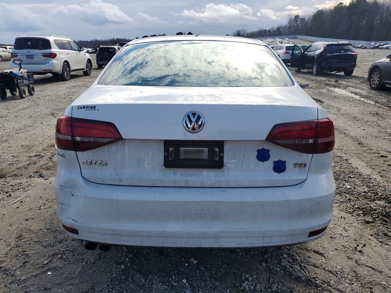 2017 VOLKSWAGEN JETTA S photo 6