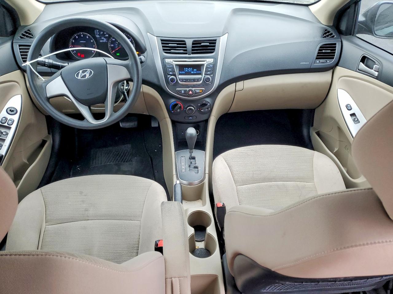 2017 HYUNDAI ACCENT SE photo 8