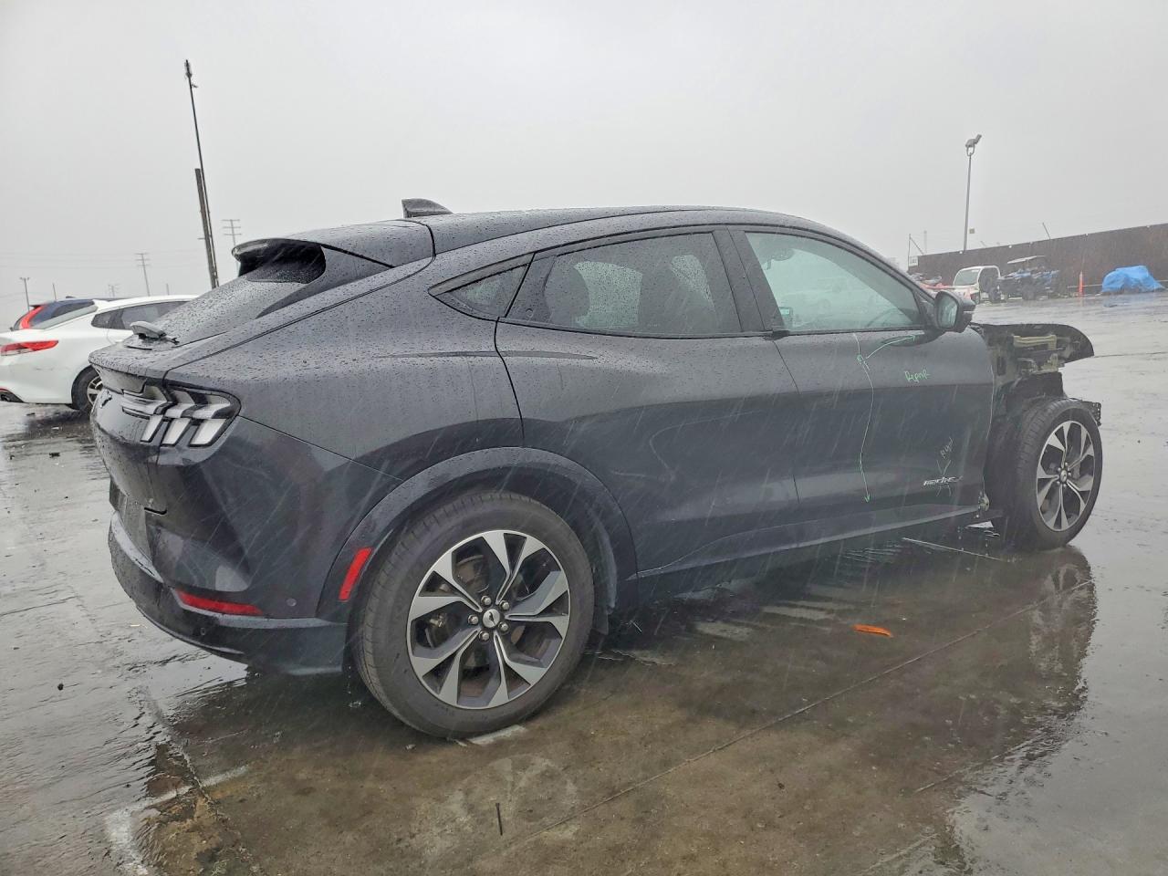 2022 FORD MUSTANG MACH-E PREMIUM photo 5