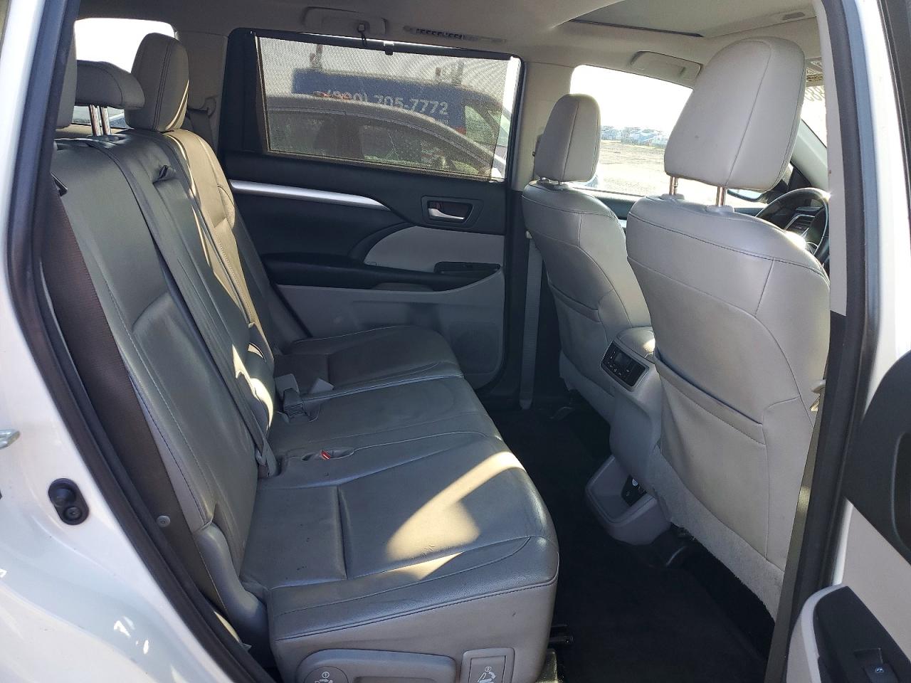 2014 TOYOTA HIGHLANDER XLE photo 19