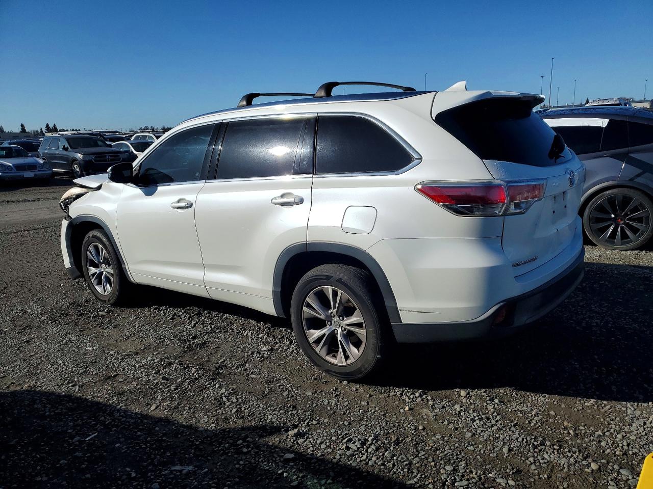 2014 TOYOTA HIGHLANDER XLE photo 3