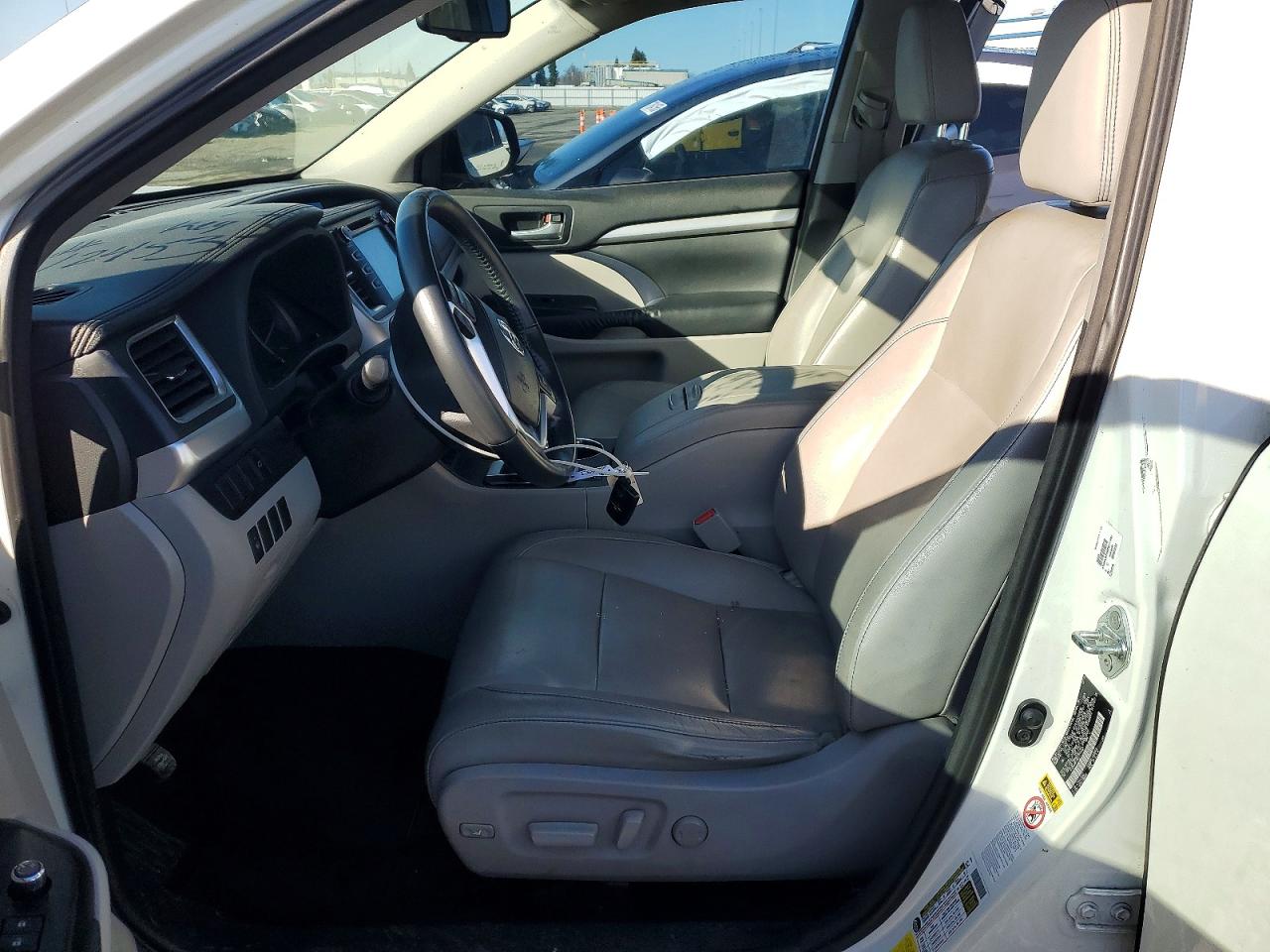 2014 TOYOTA HIGHLANDER XLE photo 13