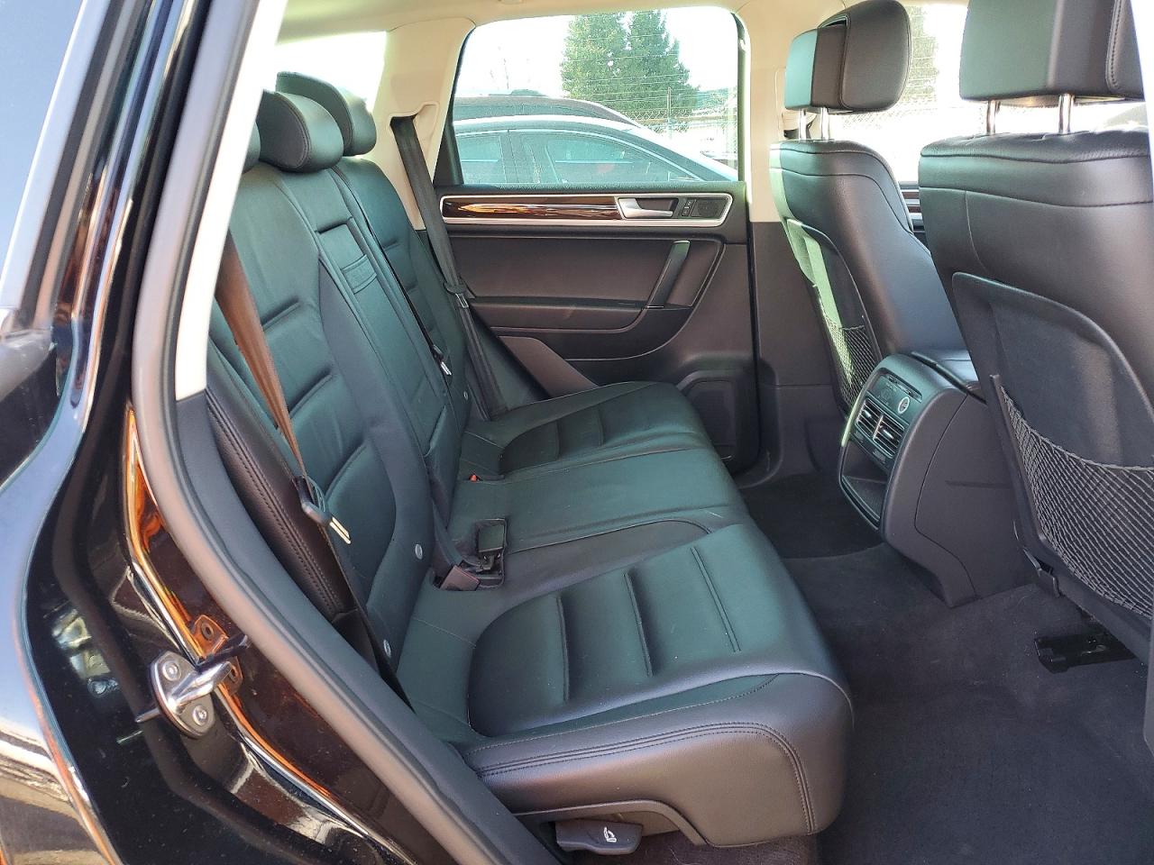 2016 VOLKSWAGEN TOUAREG TDI photo 21