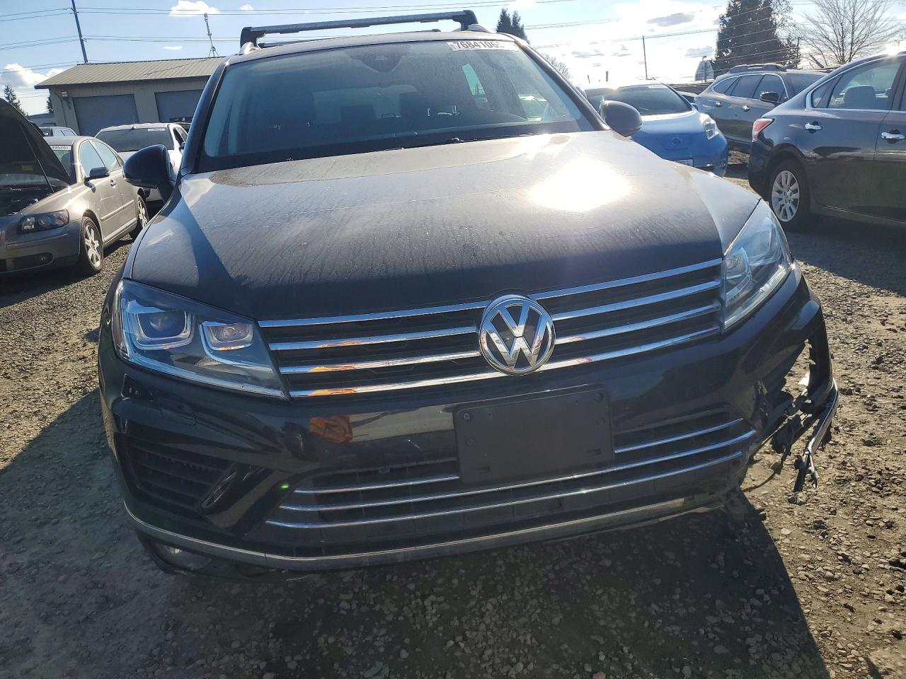 2016 VOLKSWAGEN TOUAREG TDI photo 9