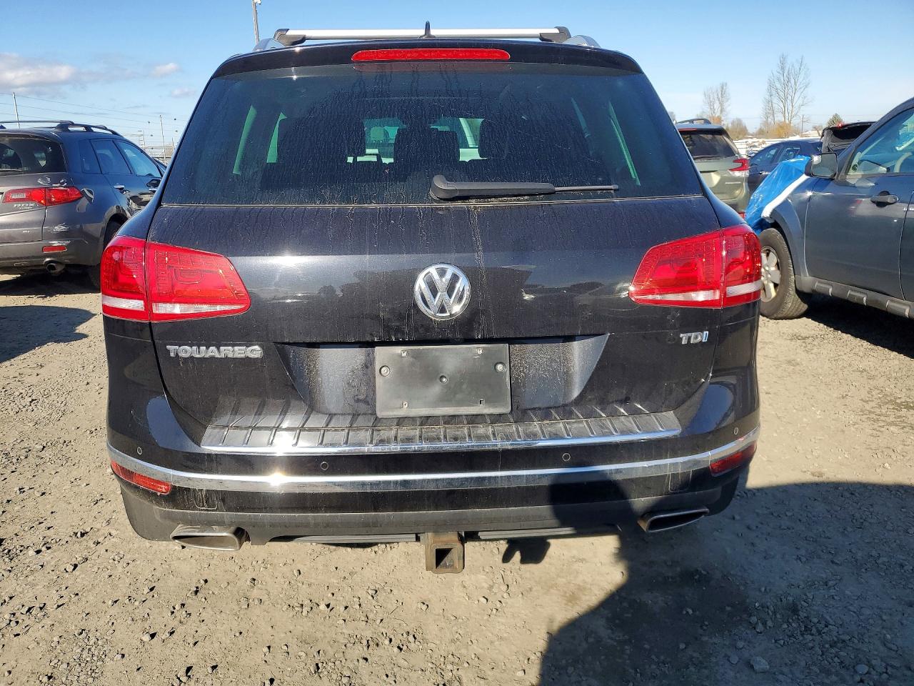 2016 VOLKSWAGEN TOUAREG TDI photo 11