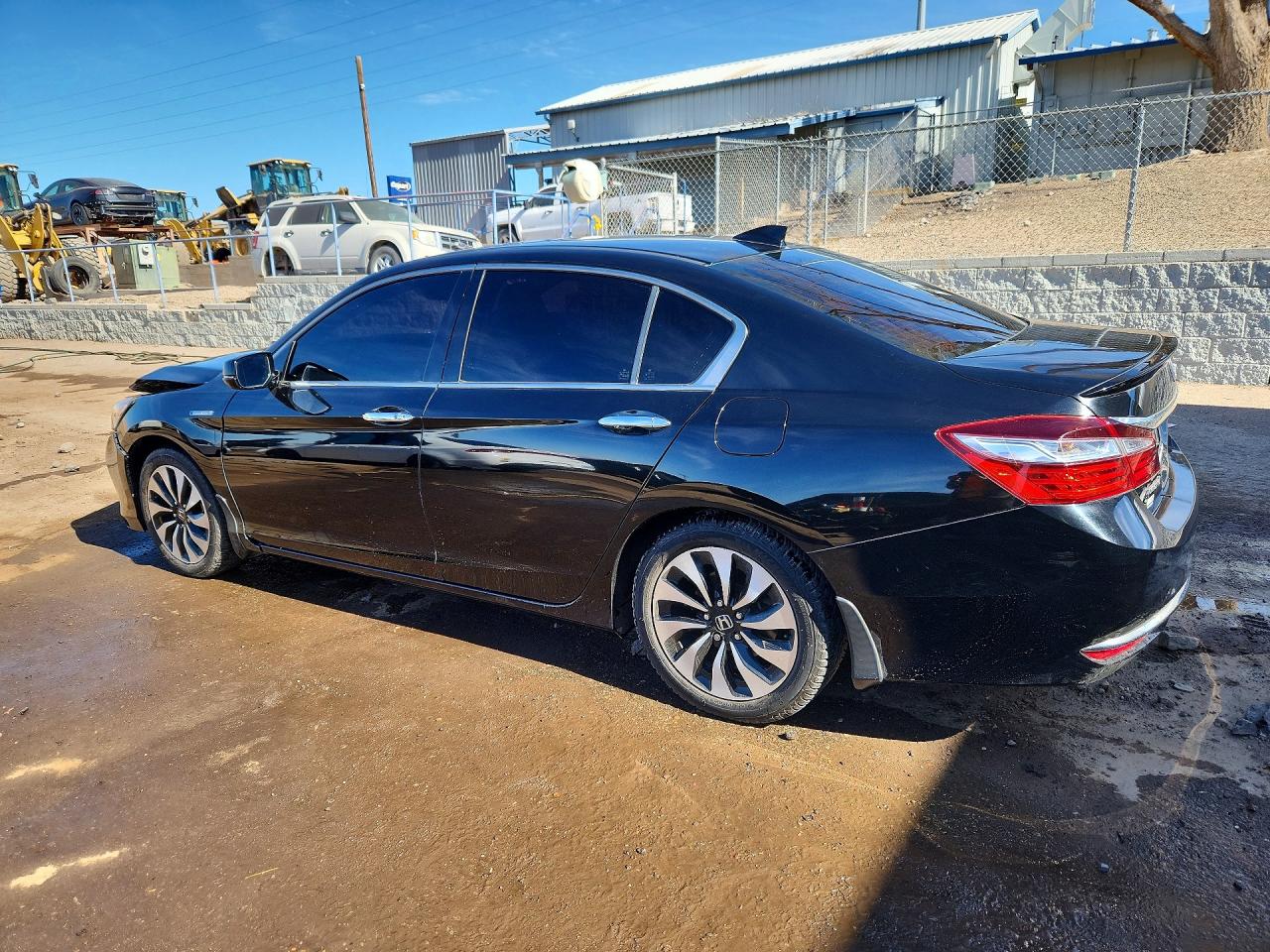 2017 HONDA ACCORD HYBRID photo 2