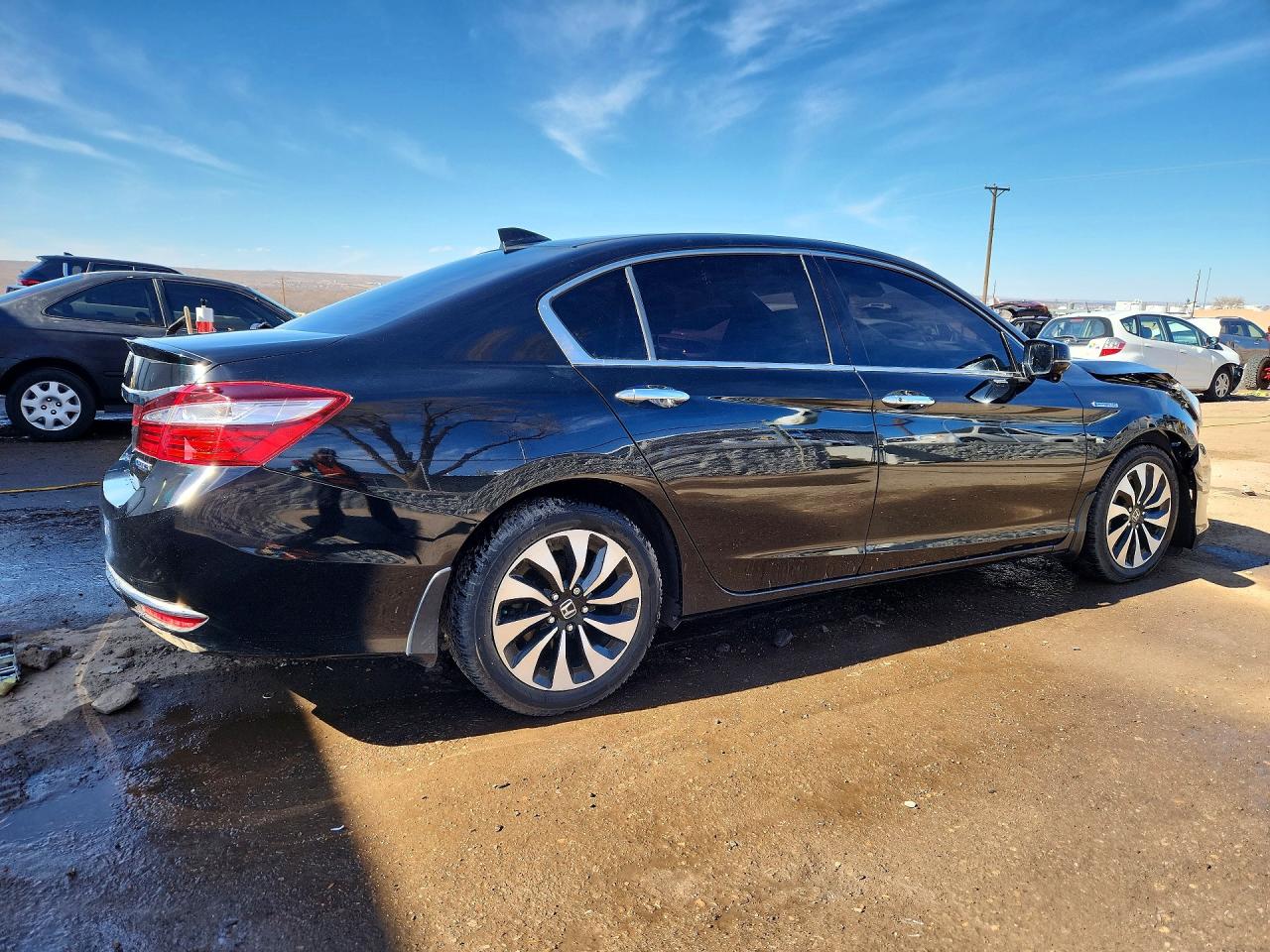 2017 HONDA ACCORD HYBRID photo 3