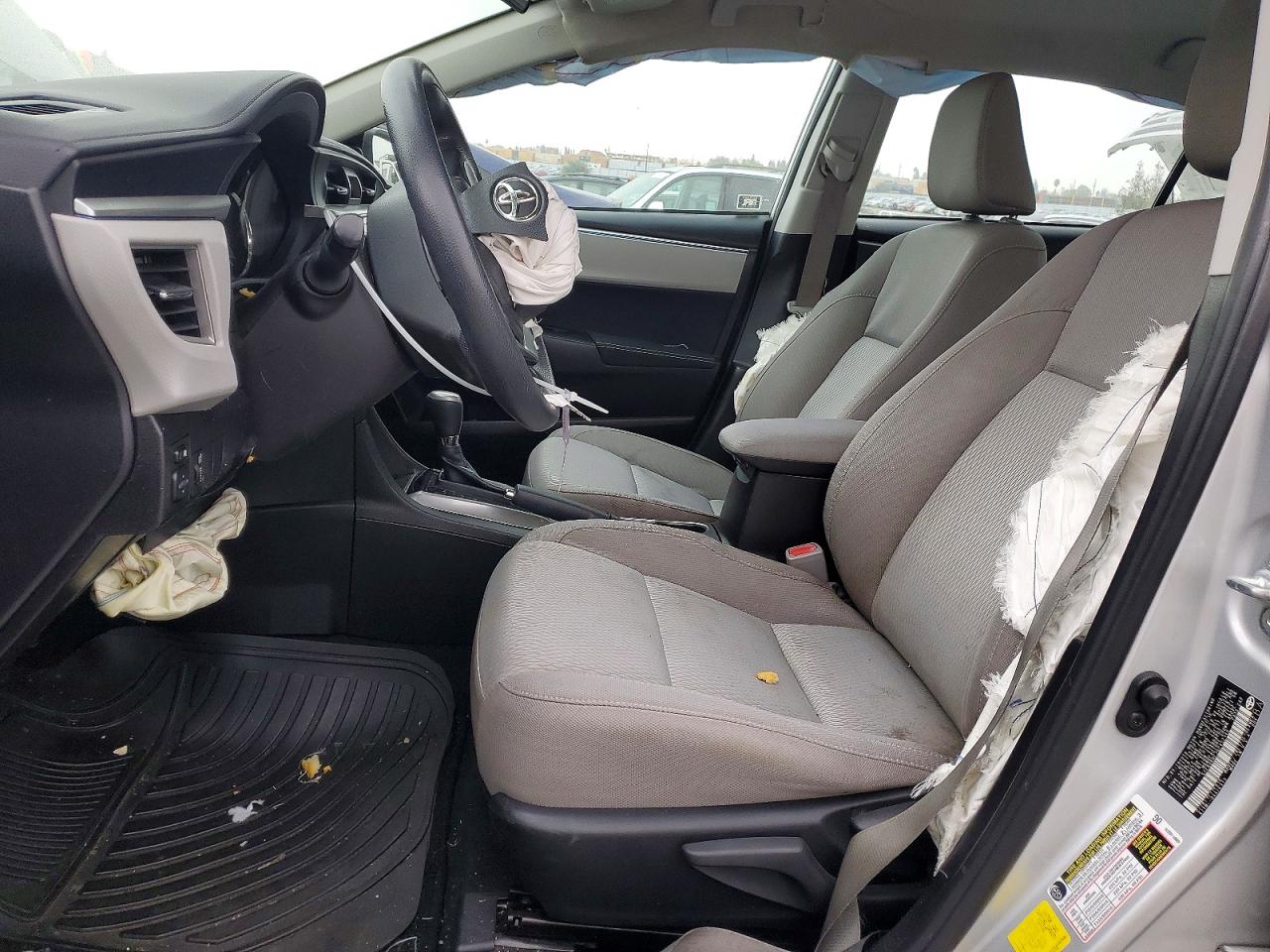 2016 TOYOTA COROLLA L photo 13