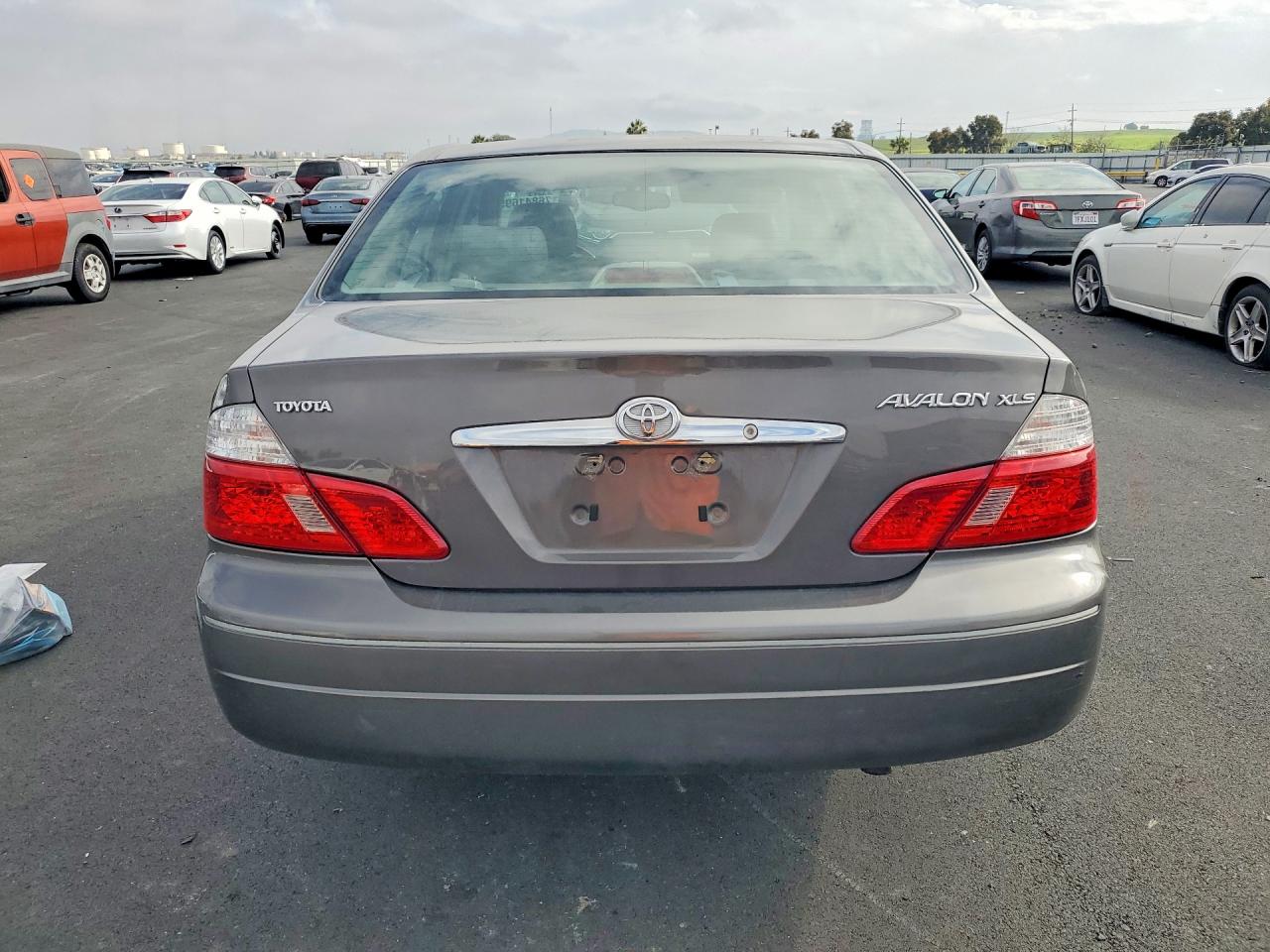 2003 TOYOTA AVALON XL photo 11