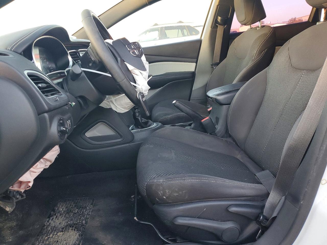 2015 DODGE DART SXT photo 13