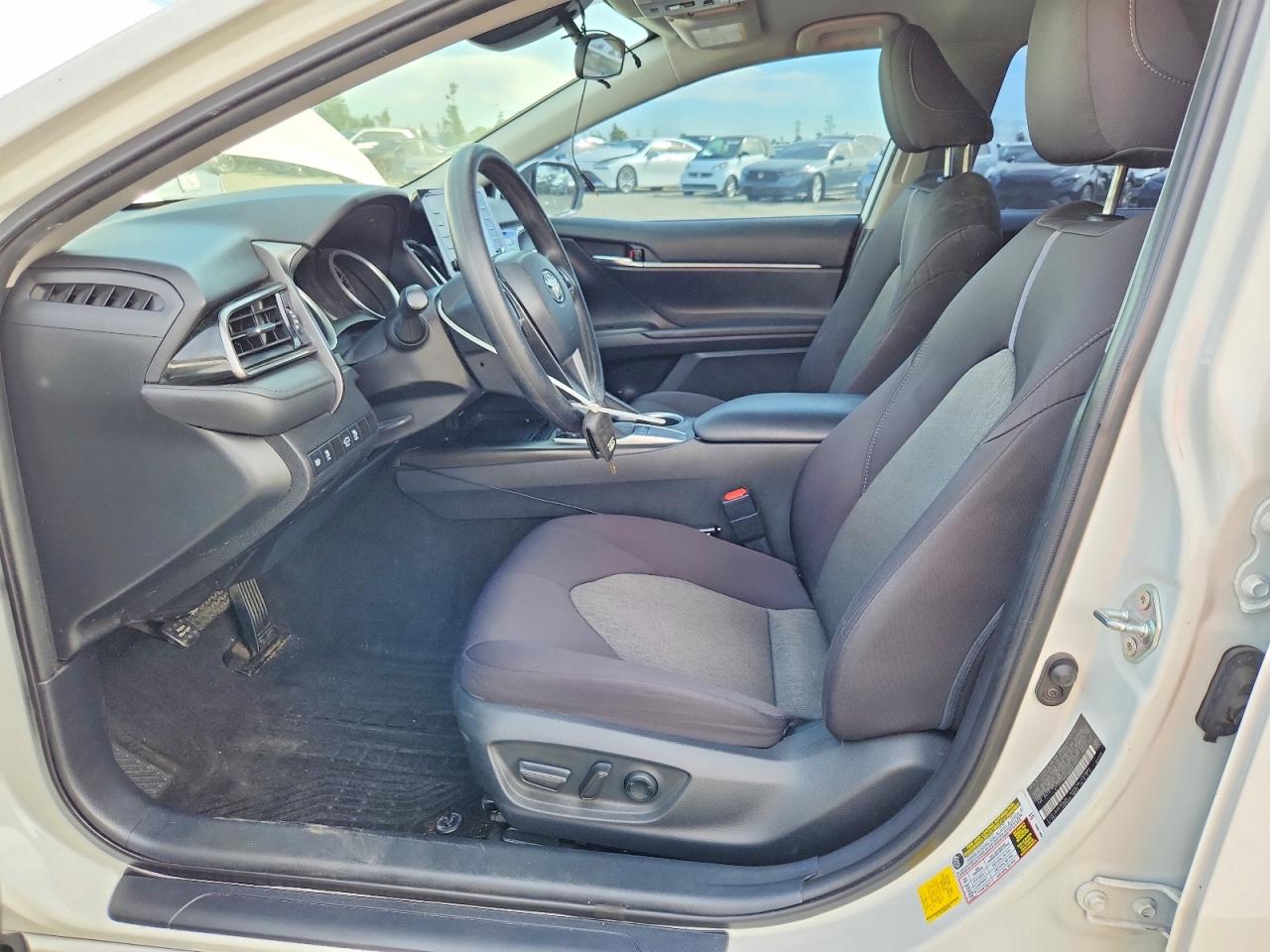 2022 TOYOTA CAMRY LE photo 7