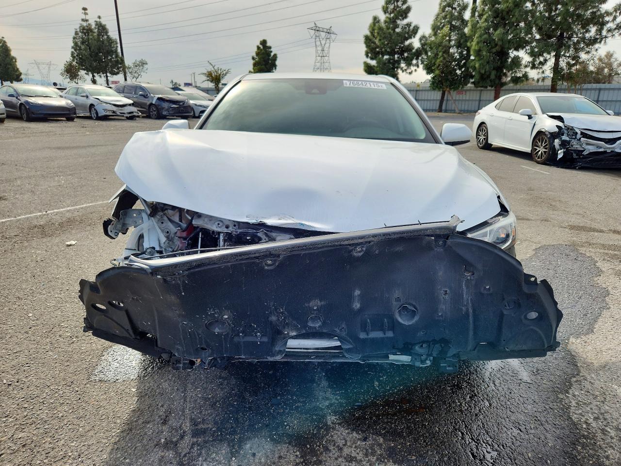 2022 TOYOTA CAMRY LE photo 5