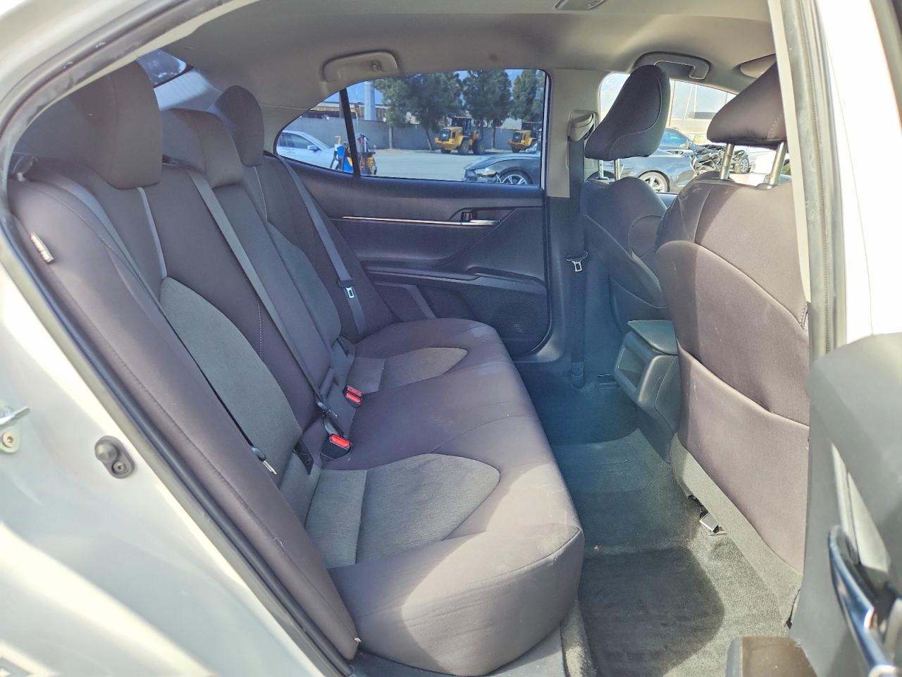 2022 TOYOTA CAMRY LE photo 10