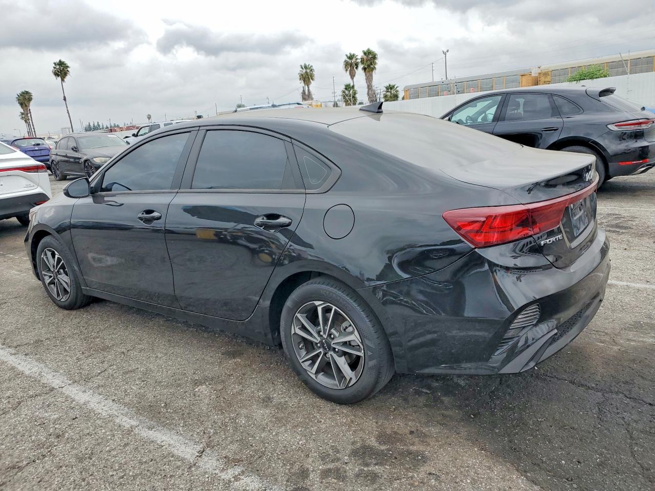 2023 KIA FORTE LX photo 5