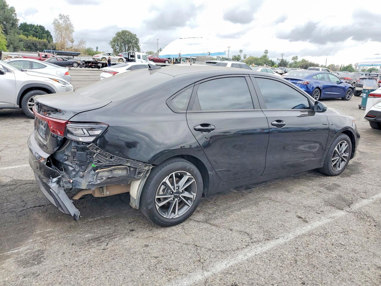 2023 KIA FORTE LX photo 9
