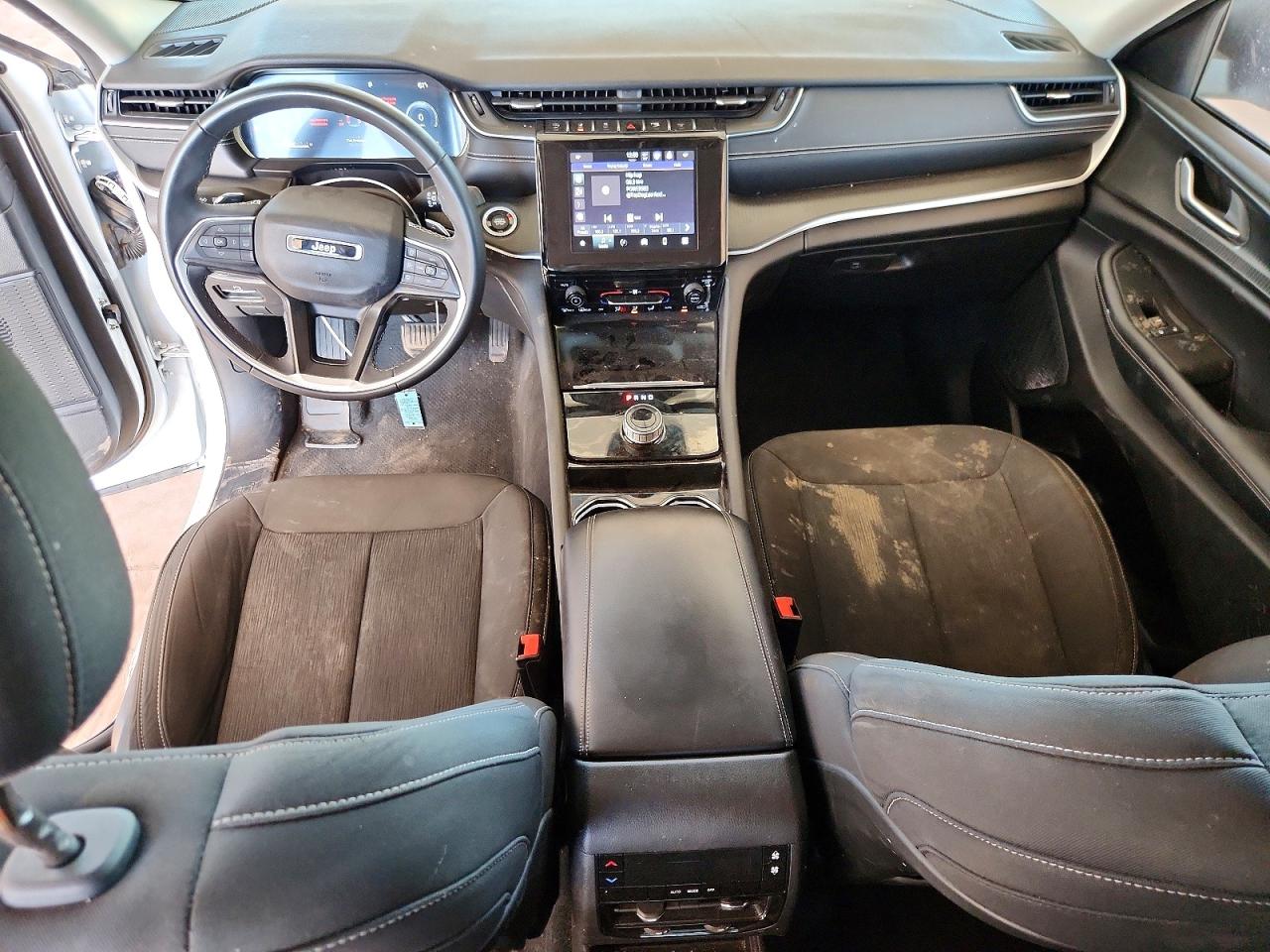 2023 JEEP GRAND CHEROKEE L LAREDO photo 8
