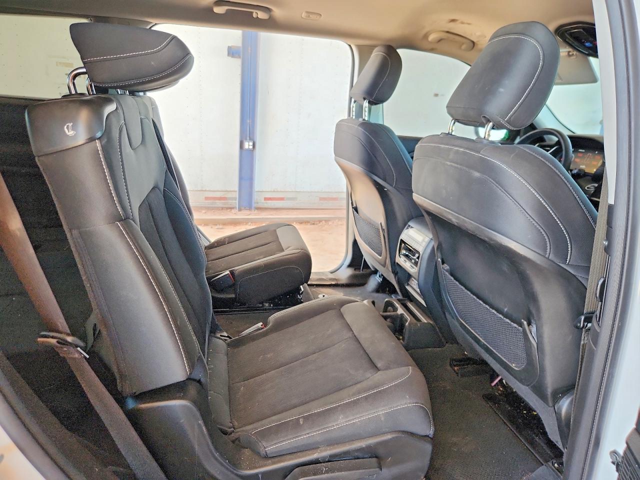 2023 JEEP GRAND CHEROKEE L LAREDO photo 11