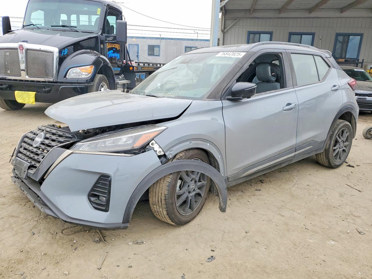 2023 NISSAN KICKS