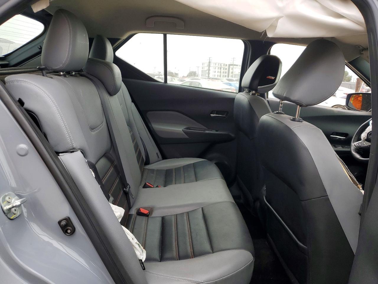 2023 NISSAN KICKS SR photo 21