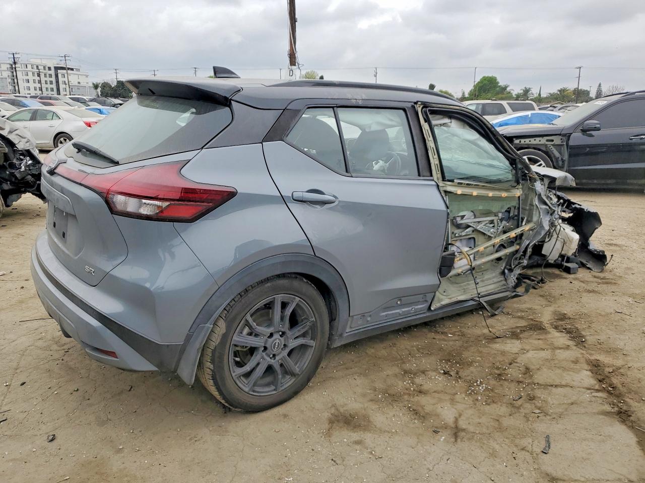 2023 NISSAN KICKS SR photo 5