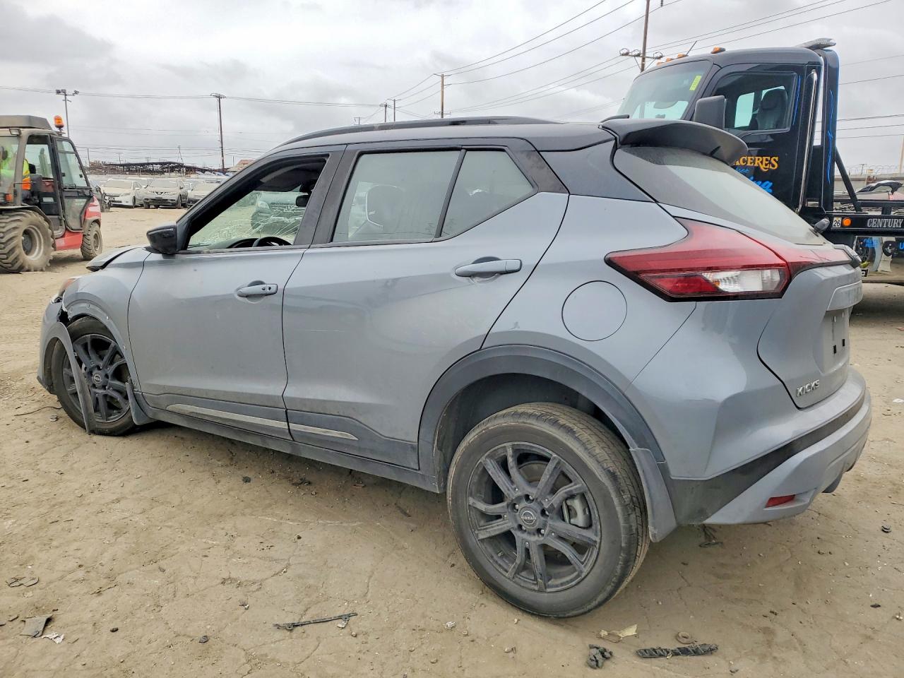 2023 NISSAN KICKS SR photo 3