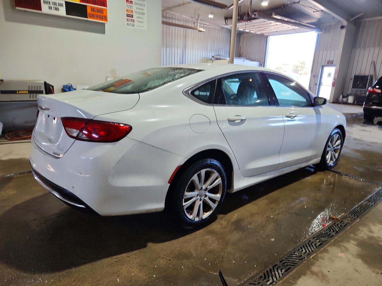 2015 CHRYSLER 200 LIMITED photo 5