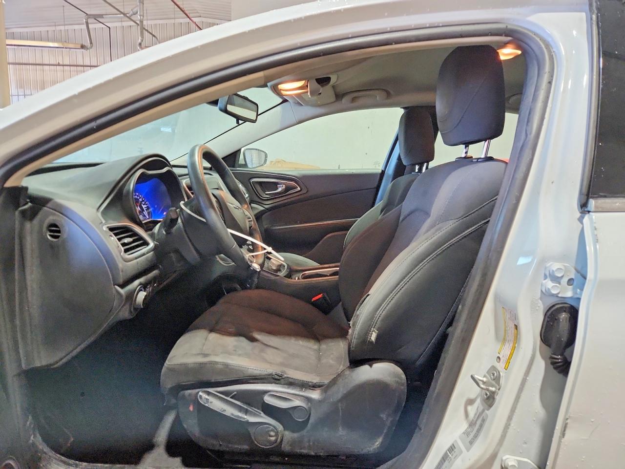 2015 CHRYSLER 200 LIMITED photo 13