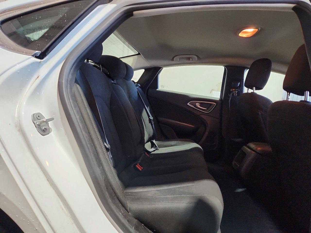 2015 CHRYSLER 200 LIMITED photo 19