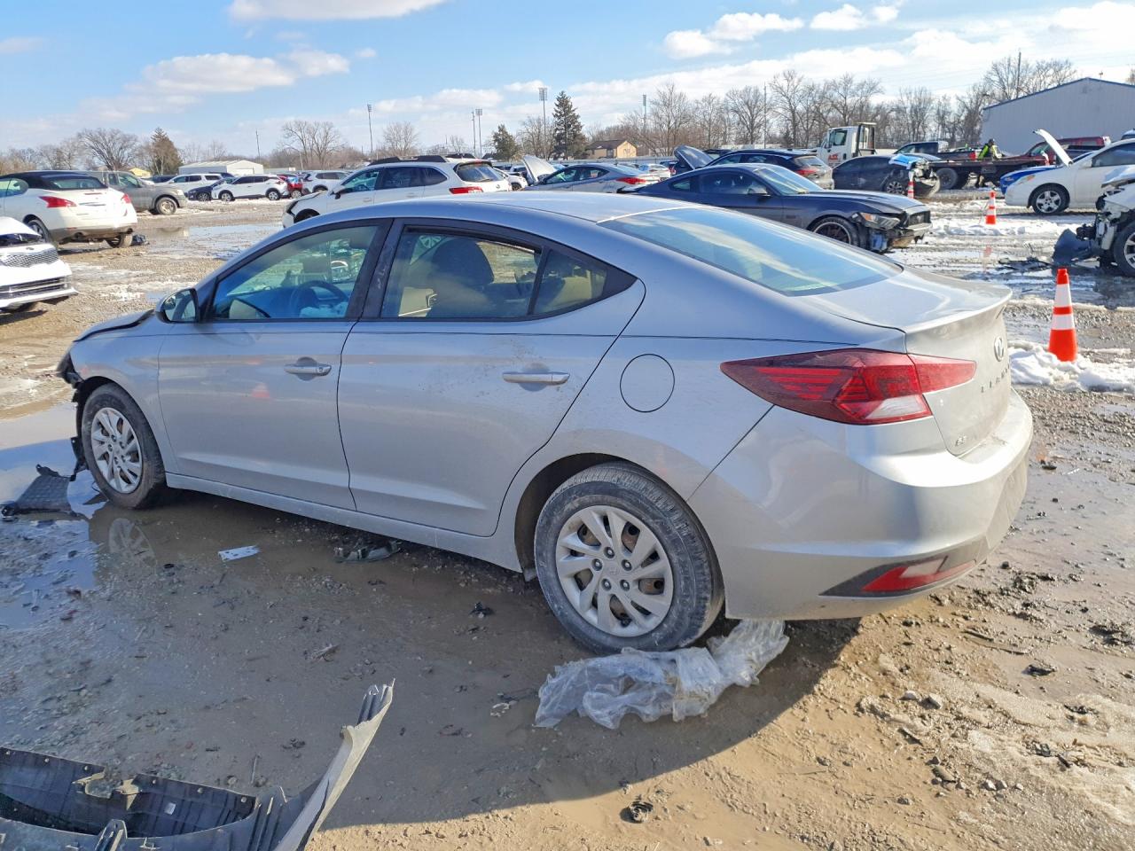 2020 HYUNDAI ELANTRA SE photo 3