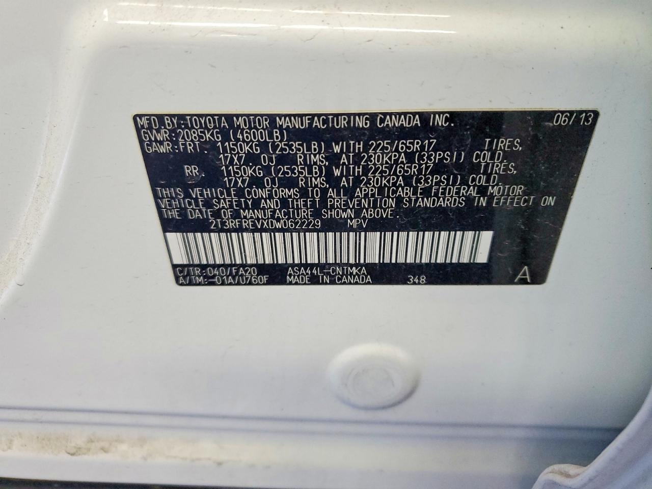 2013 TOYOTA RAV4 XLE photo 14